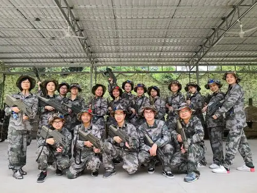 云浮分行营业部在市内的拓展基地开展团建活动