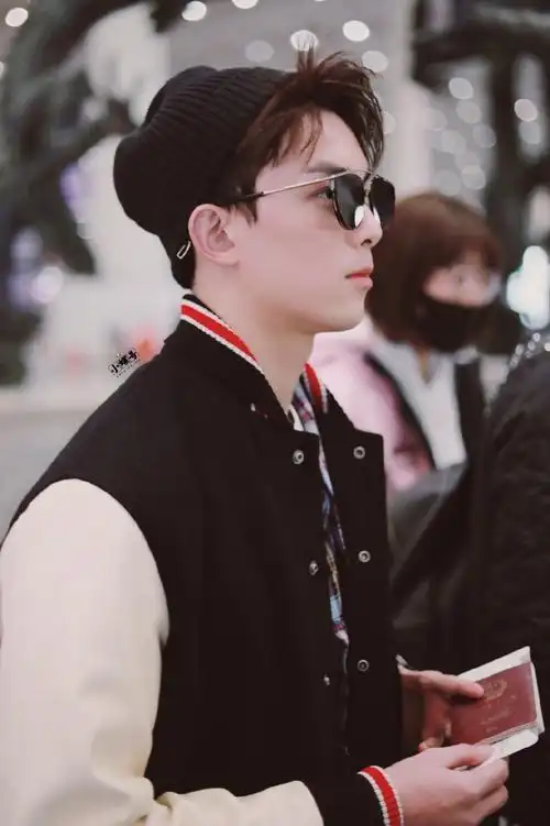 吴磊昨晚现身北京机场 米兰时尚之旅即将开启