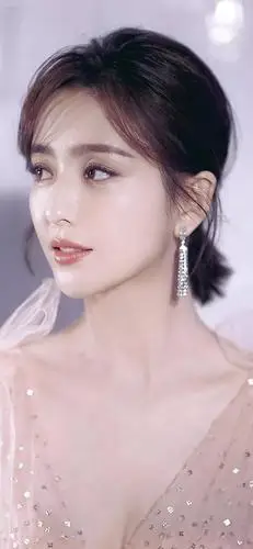 佟丽娅美得让人心颤,一身蓝色波点裙,端庄高雅,仙气飘飘