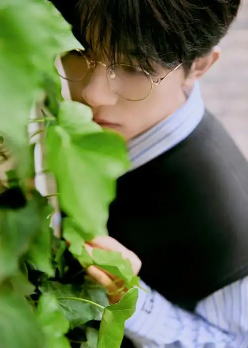 易烊千玺行走的调色盘