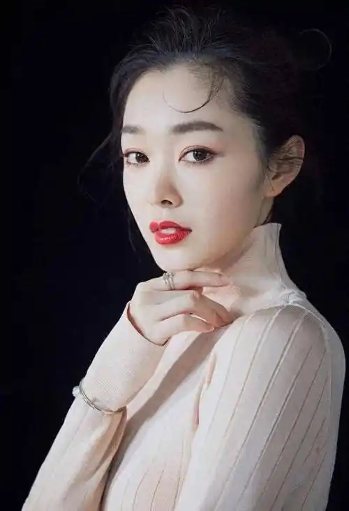 宋轶与白敬亭,低调恋情的背后是否隐藏着不为人知的秘密?