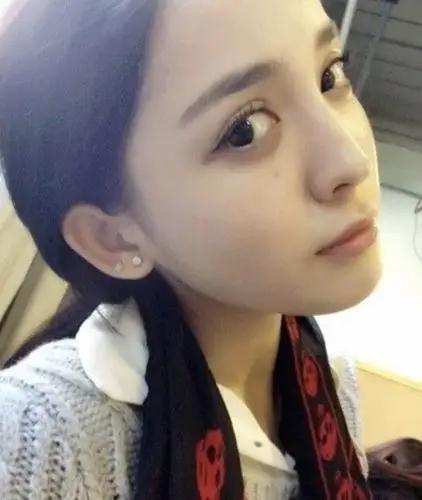 古力娜扎上大学的旧照曝光,原来那个时候她就已经是小仙女了啊