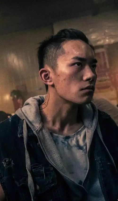 少年的你获香港金像奖小北寸头易烊千玺新作光头抢镜