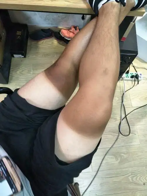 晒黑的灵儿要开分享会啦那么主题到底是防晒还是骑车呢纠结