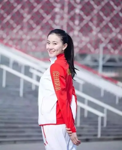 美若天仙的采火少女张豆豆