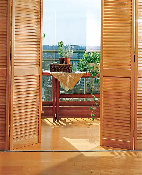门,开着,露台
