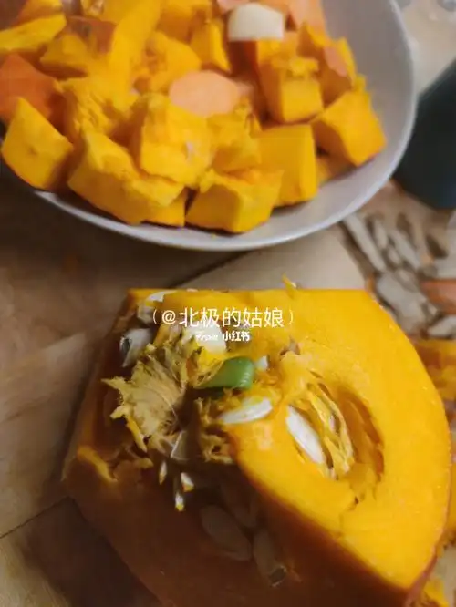 切开南瓜育苗成功已经坐果ing