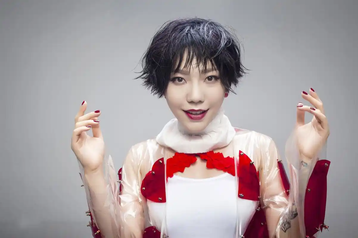 "烟嗓女生"吴莫愁,中国版的lady gaga,最后一张太惊艳!