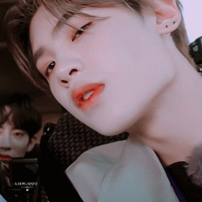 justin黄明昊动图