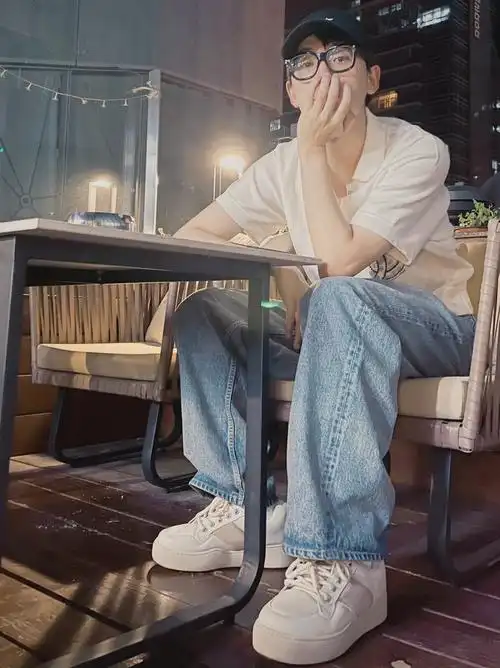 an明星张耀男友同款汉堡滑板鞋有点好看