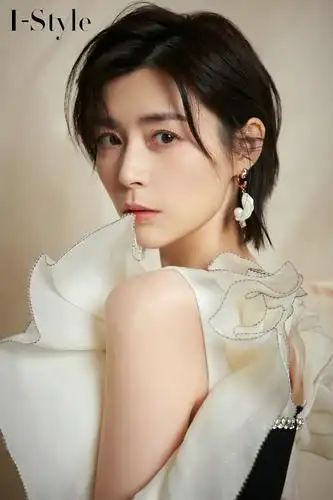 大家眼中的淡颜系女明星卢杉必占一票