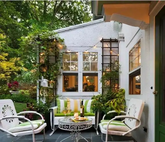 现代别墅庭院享受惬意时光