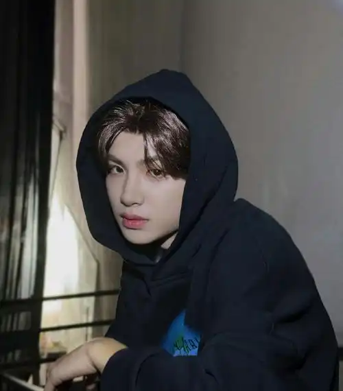 黄明昊回应极限挑战录制走丢