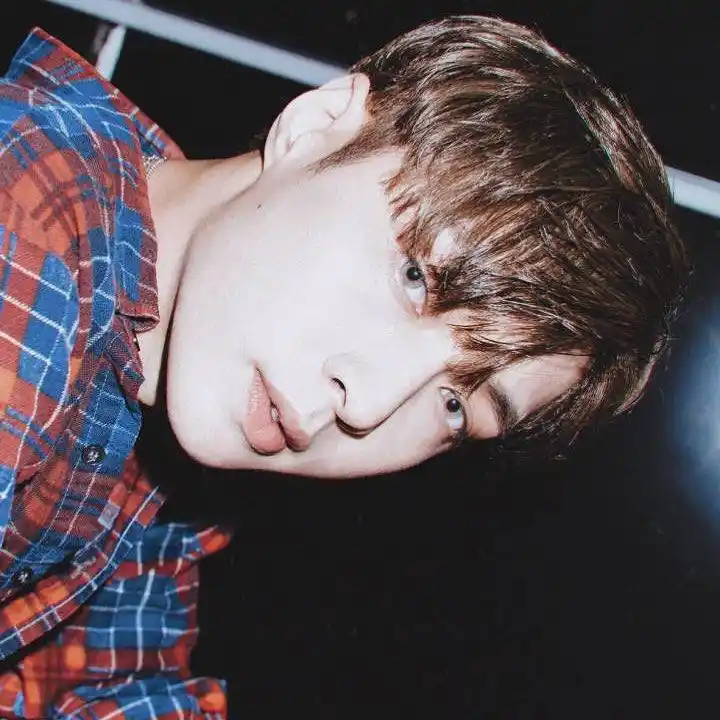 张艺兴 新闻 29日凌晨,张艺兴通过自己的个人instagram公开exo正规5辑