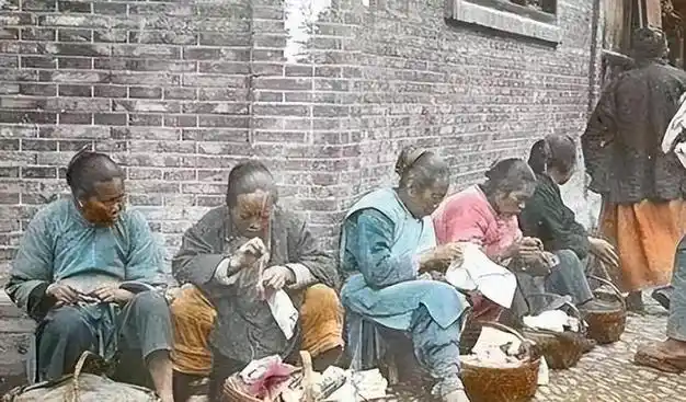 揭露真实的"旧社会"生活.