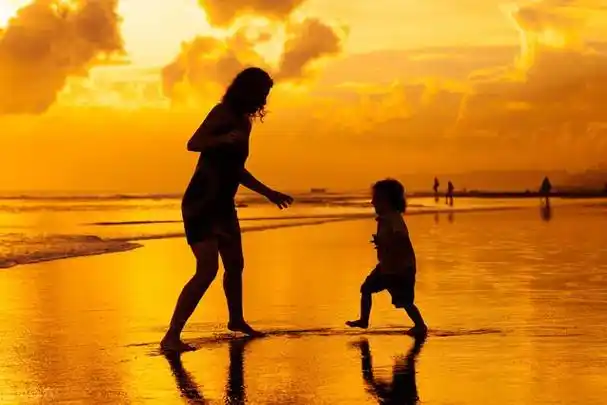 母亲节读古诗,这十句关于母亲的诗句,尽显母爱之伟大,太感动了