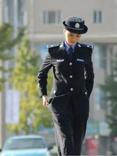 李静,曹力,杜旭东等众多知名演员参演的励志轻喜剧《新时代警察》