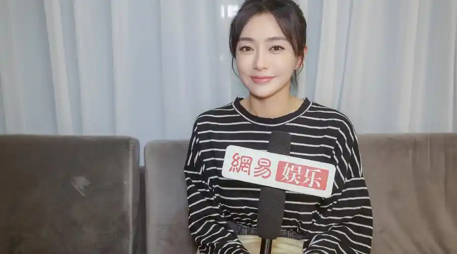 秦岚 对爱情依然充满期待