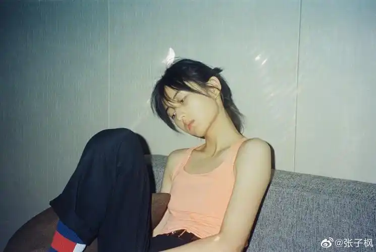 张子枫 港风 ins 可爱 俏皮 生活 - 堆糖,美图壁纸兴趣社区