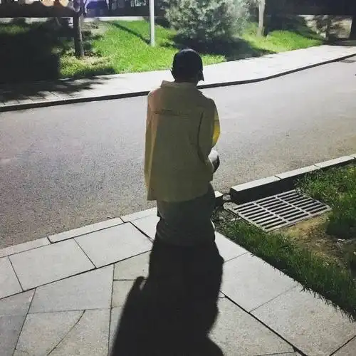 王源背影杀每张都是颜值暴击