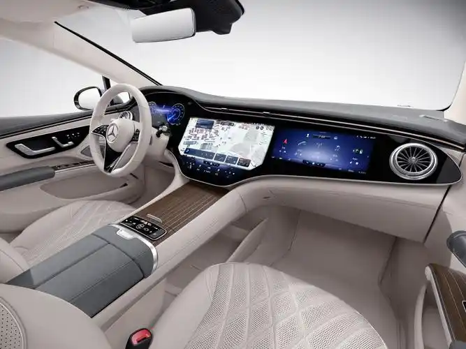 奔驰eqs一马当先科技感拉满沃德十佳内饰出炉