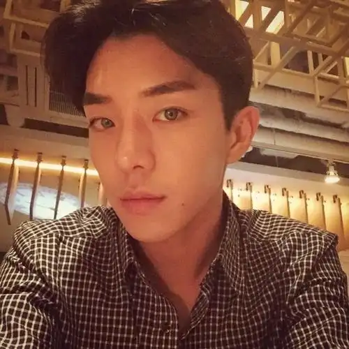 男生头像 韩国 朴时亨