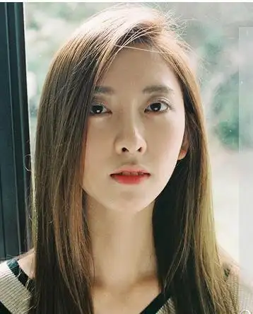 时尚发型精选|女生烫三七分发型 时尚显瘦up气质