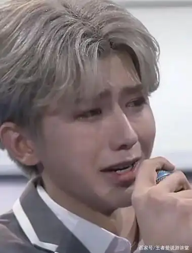 蔡徐坤笑心痛经历:所有过往都是经历