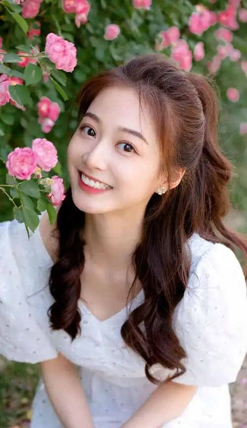 冯琳成研一新生,正式升级为复旦大学校花,为何被称为人间清醒?