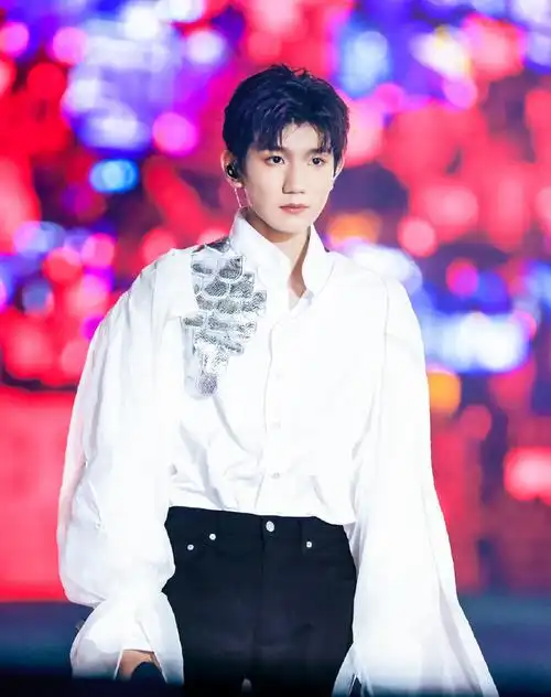 190810六周年演唱会_王源