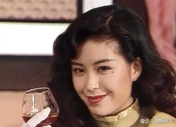 不过也正因如此,还有不少人认为伍咏薇这就是本色出演.