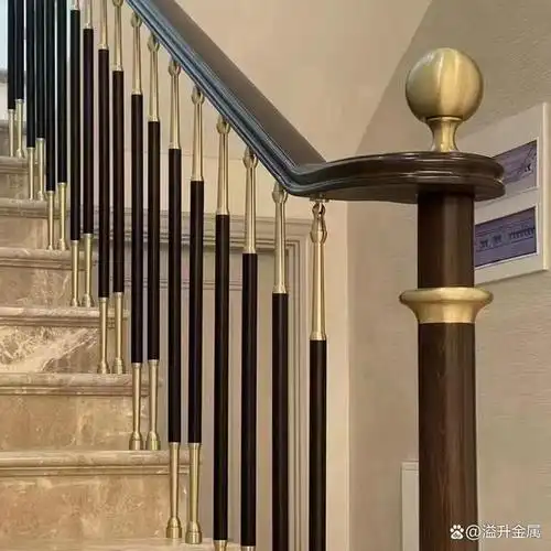 现在不需要找木匠现场装修房子,但是家装别墅楼梯扶手成品怎么也是