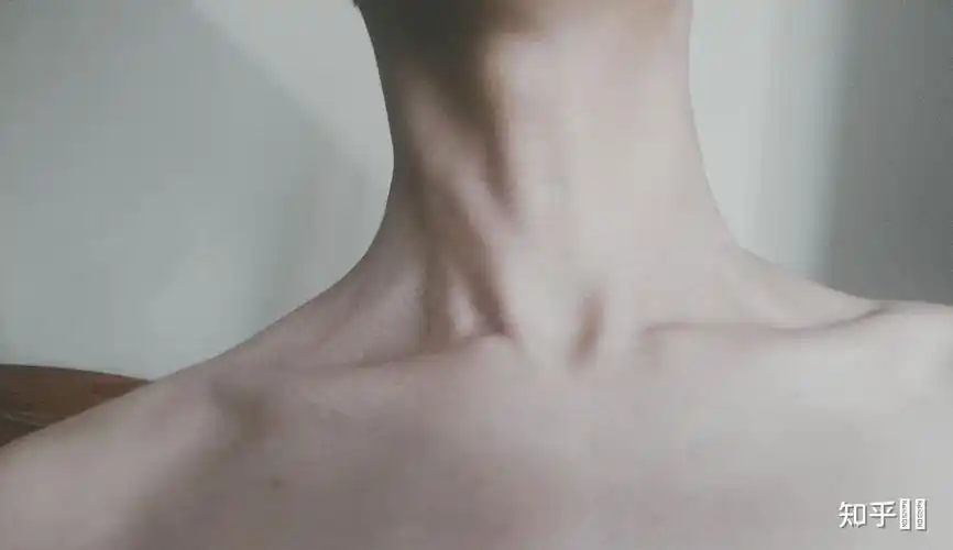 男人有锁骨是什么感觉? - 知乎