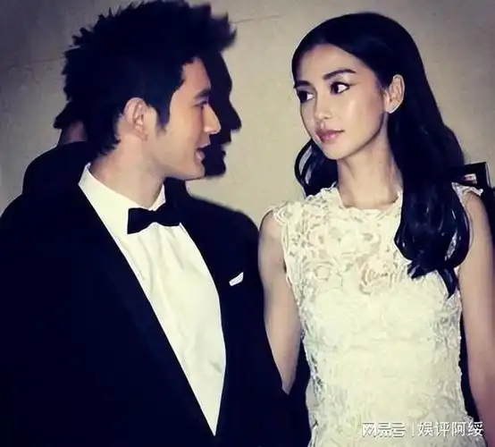 杨颖成弃子时装周与杨超越同座离开黄晓明咖位直线下滑