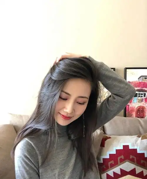 判断1个女人"老了没",先观察她身上的"6个表现",瞒是