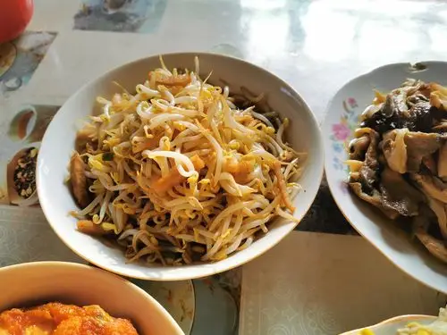 原创回农村婆婆家吃饭,四菜一汤家常菜,虽没有大鱼大肉,但吃得舒服