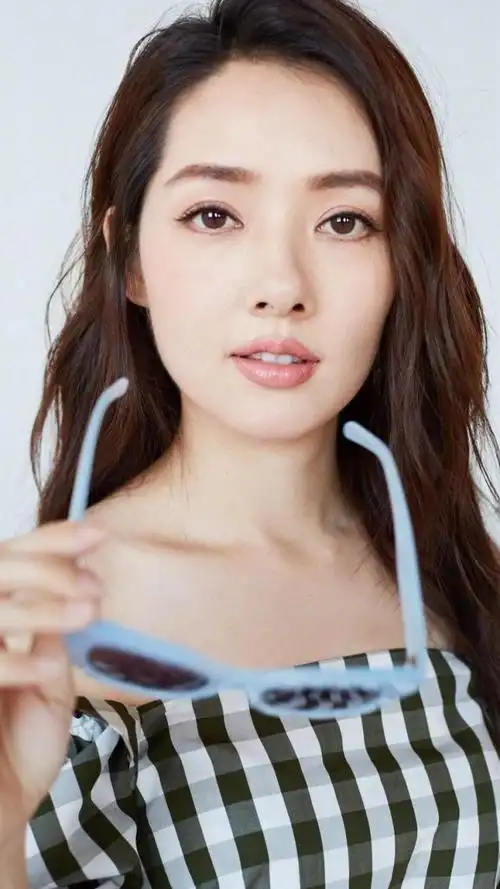 精美壁纸:郭碧婷,安静温婉,美丽大方!