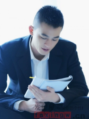 夏天最帅气的男士发型表白欧豪的寸头