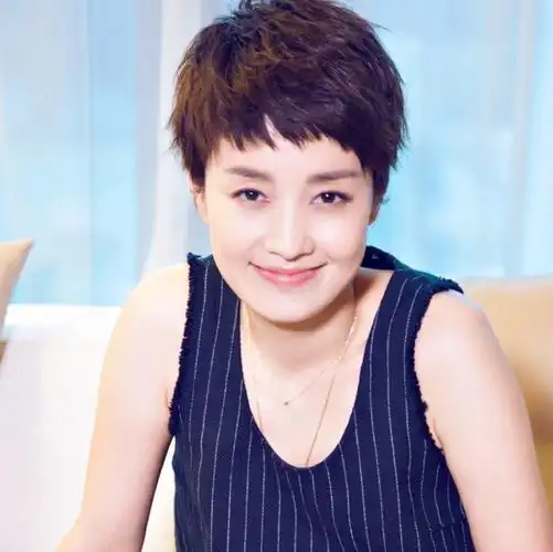 马伊琍的十张图片,网友:这穿衣风格真不简单,一般人无法驾驭!