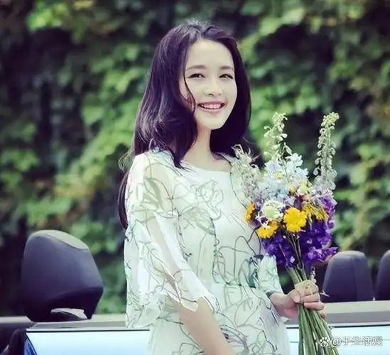 事实证明,"被国家秘密培养9年"的李沁,早已走上另一条大道