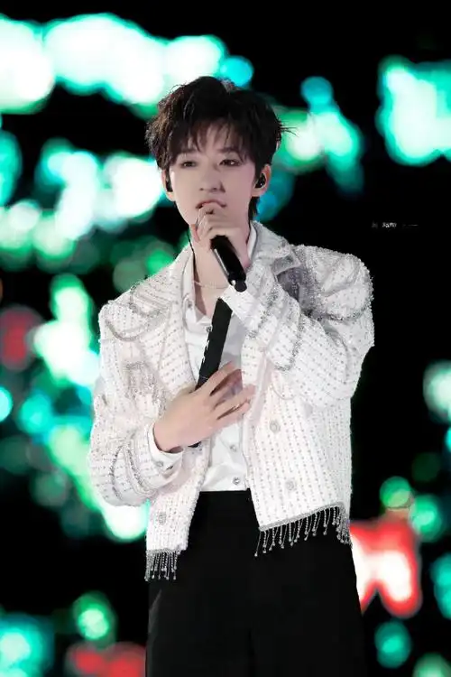 贺峻霖张真源友情