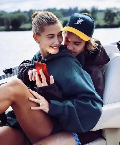 回忆13岁雪中初吻|比伯|贾斯汀·比伯|海莉_新浪娱乐_新浪网