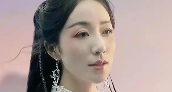 这次韩雪,被勒出的赘肉,把她的"中年尴尬"展现得淋漓尽致|沈腾|林心如