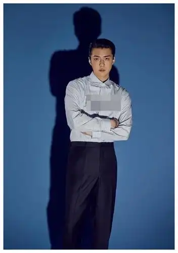 exo吴世勋登时尚杂志拍写真 脸颊圆润发福明显
