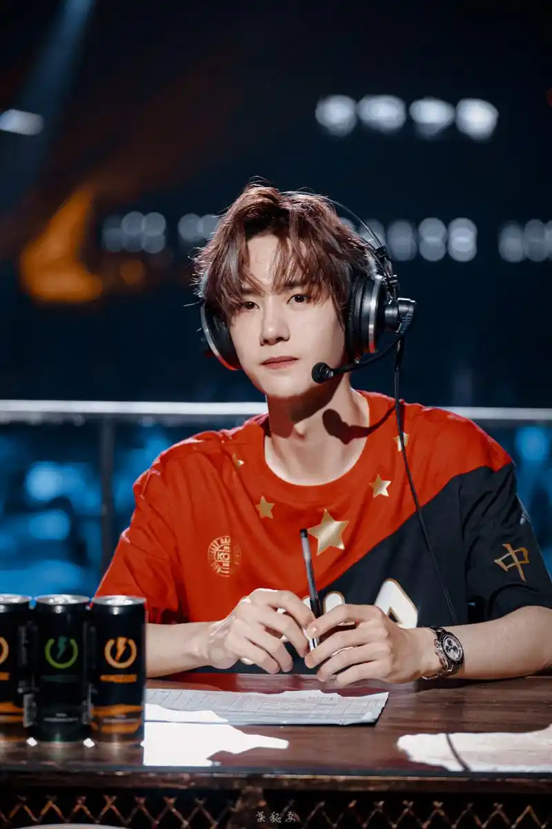 180817 kod街舞世界杯解说 建议大家看一下这场比赛的解说,王一博的