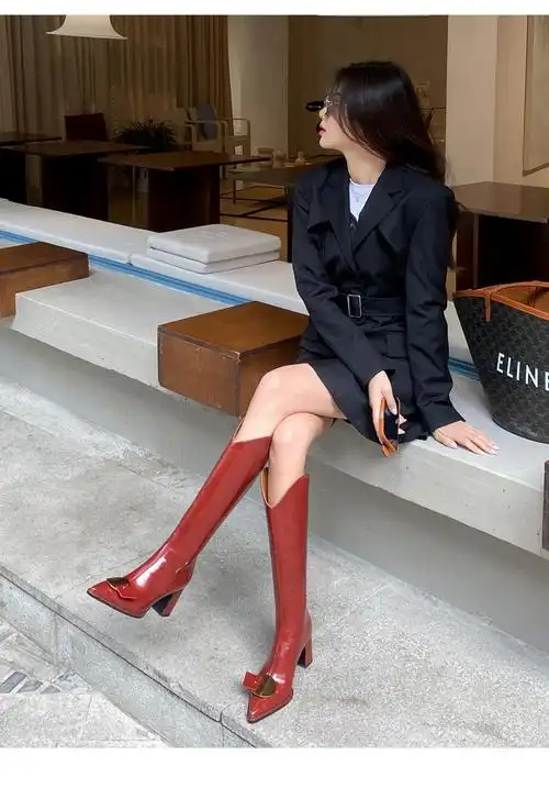 白色全牛皮长筒靴女尖头高跟v口西部靴粗跟显瘦骑士靴金属扣高筒靴不