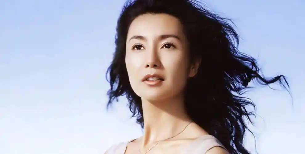 原创18岁的港姐张曼玉美翻天,至今未被超越_表演_获奖_影响