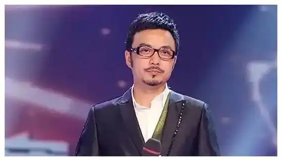 近照曝光,50岁汪涵,胡子拉碴,小老头穿扮,网友点赞!_生活_岁月_风采