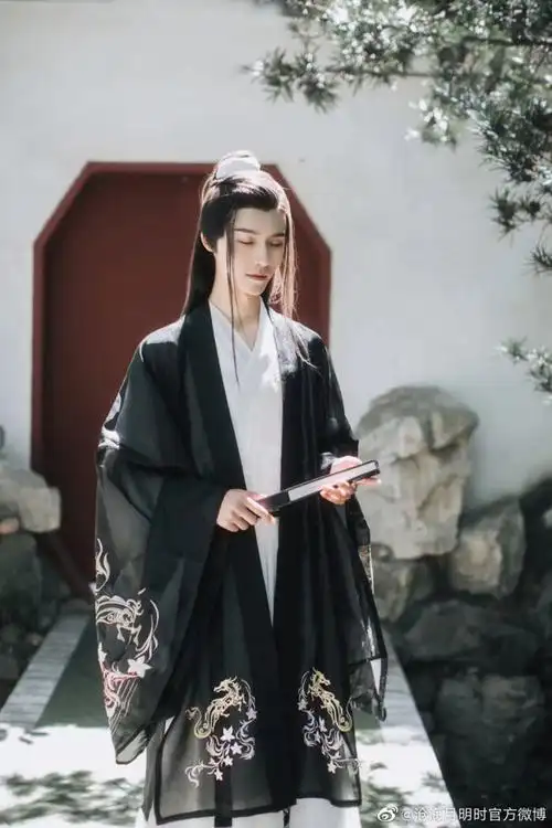 从雨探花转采于2020-09-03 10:45:27白衣少年摄影(古风真人参考)且等