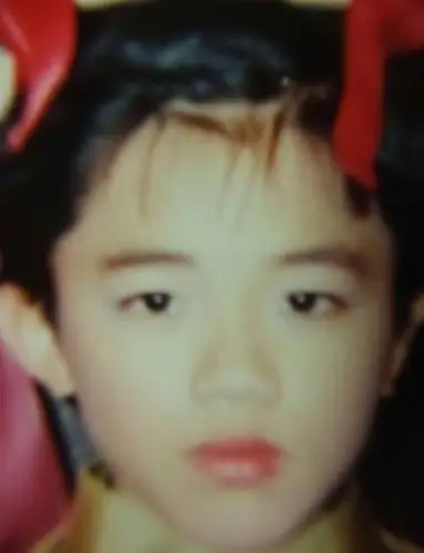 王祖蓝晒小时候的照片